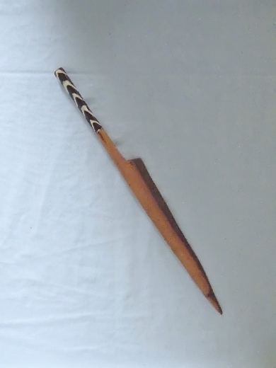 Brieföffner aus Olivenholz mit Griff aus Bein (L ± 33 cm)